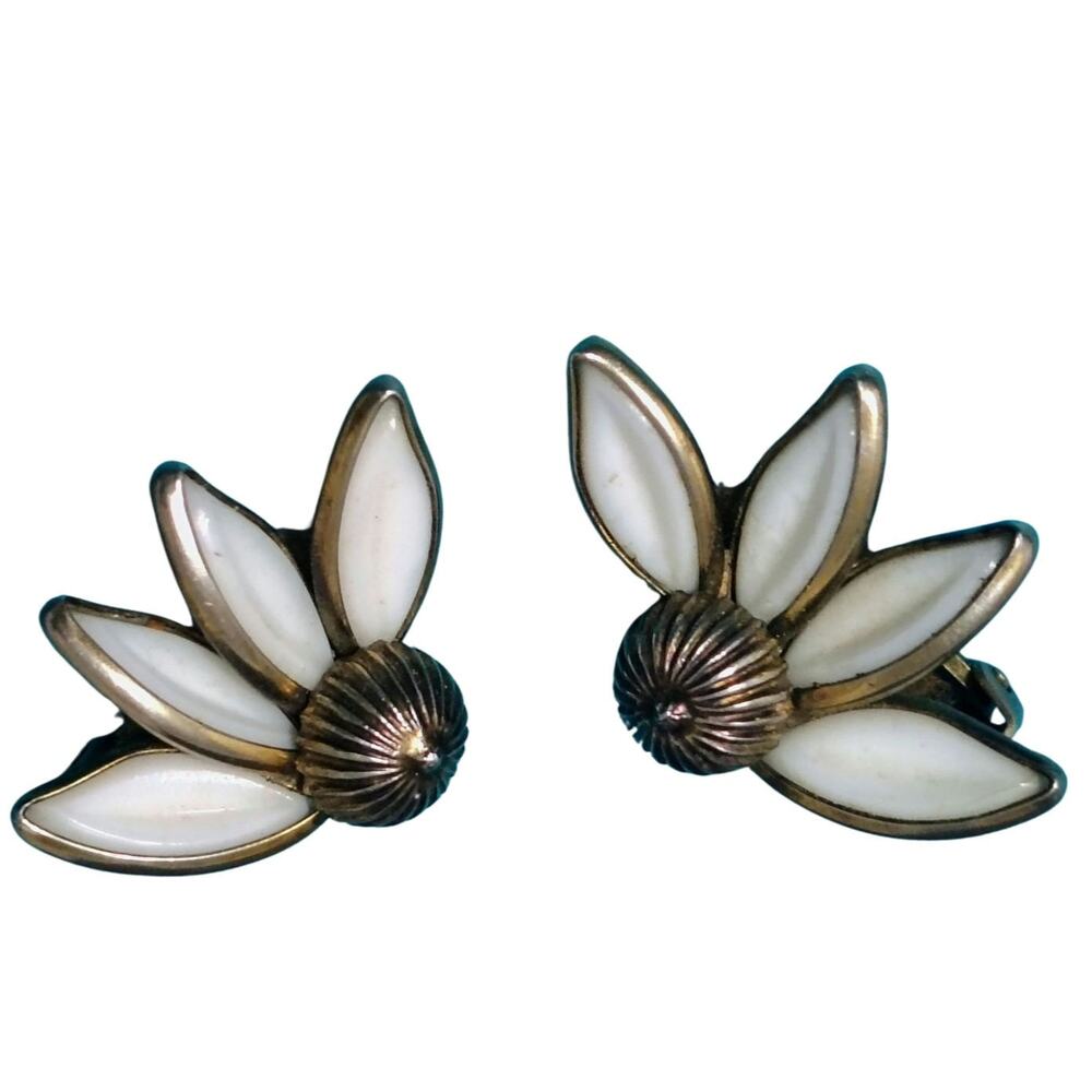 1949 Crown Trifari Daisy Petals White Milk Glass Clip-on Pair of Earrings Signed
